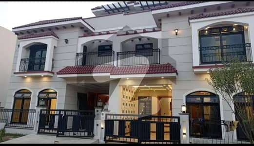 5 kanal Farm House For Sale