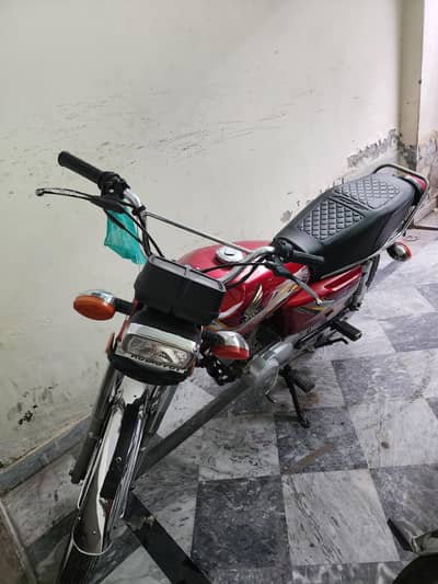Honda 125 Model 2023 For sale Red Colour ,Home use bike