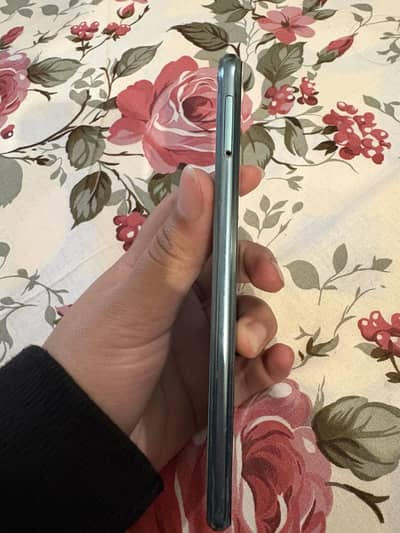 4gb/64gb, having dot in panel