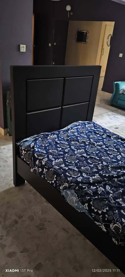 2 beds for sell urgently