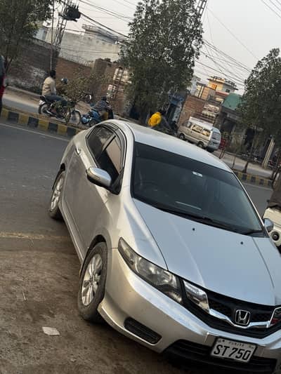 Hunda city aspire 1.3 silver colour