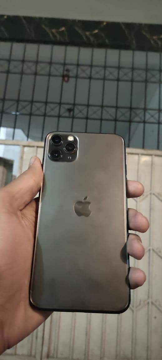 iphone 11 pro max 3