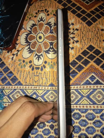 9/10 condition this phone in my personal used I love this device