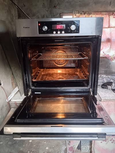 Esquire oven in good condition like new