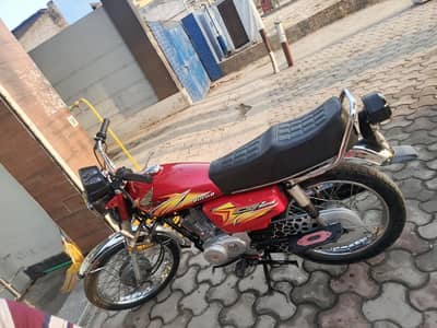 2021 model hai bhi condition acchi hai