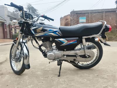 Honda cg 125| Year 2025 |KM's 3,700 Call + WhatsApp 0343-4836935