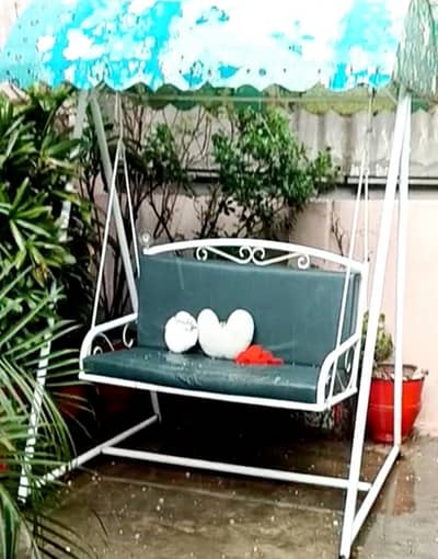 Beautiful Outdoor Swing For Garden