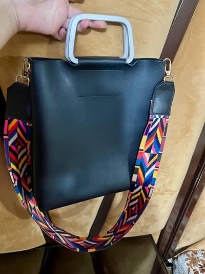 Women trendy hand bag