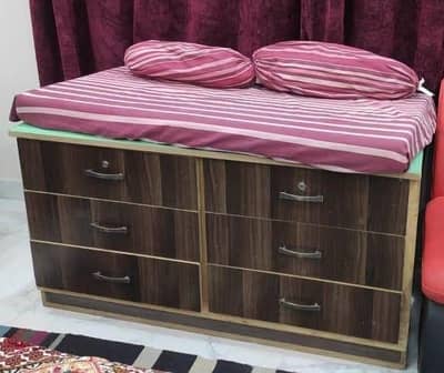 6 drawers seatie