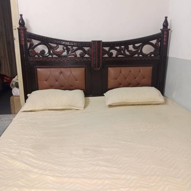 bed set without sidetables 0