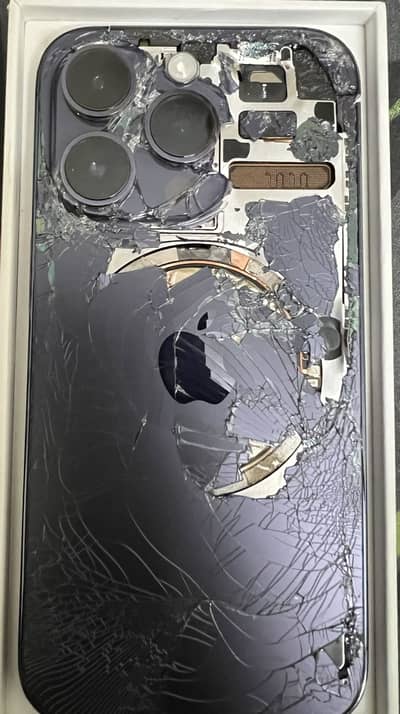 Iphone 14 pro panel back & side body damage on accident