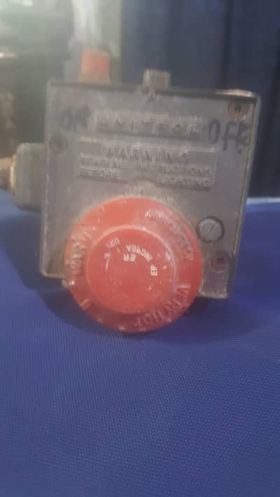 Used American brand thermostat for geyser