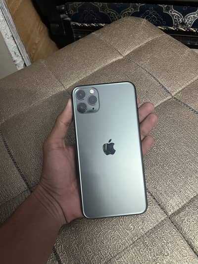 Iphone(11promax)…onic sim working100%…. water pack