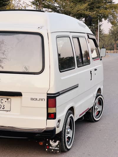 Suzuki Bolan . Carry Bolan  total genuine Lahore No white Colour