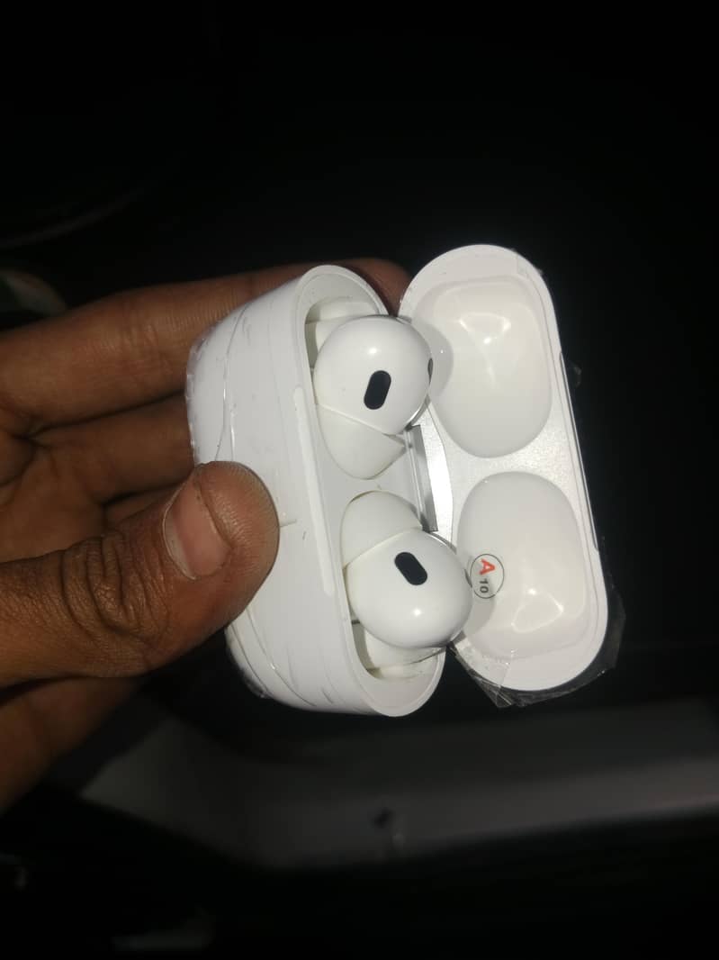 earbuds 1
