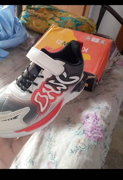 Boys shoes
