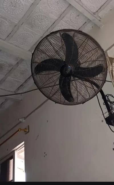 bracket fan full size