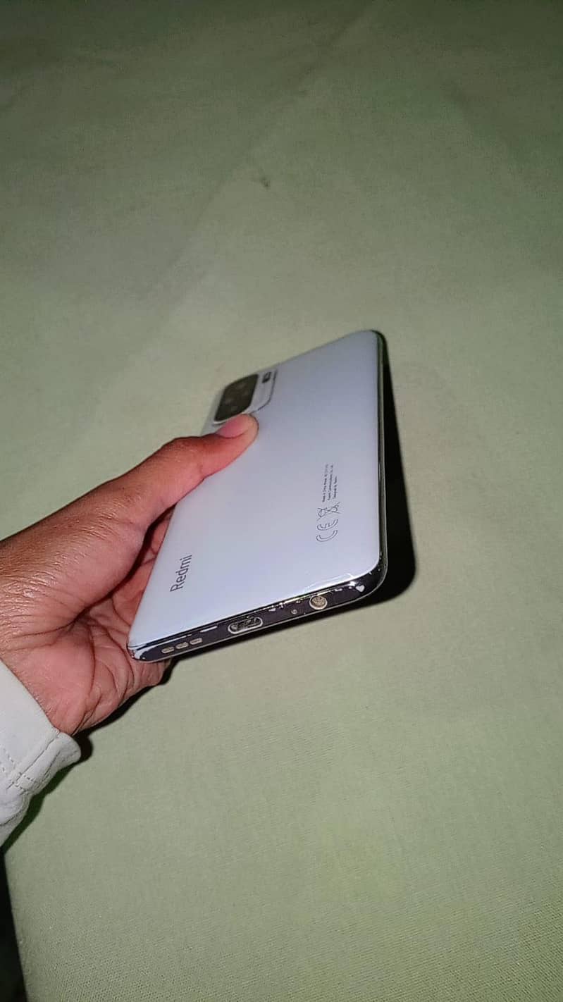 ʙᴏx ᴀɴᴅ ᴄʜᴀʀɢᴇʀ ᴀᴠᴀɪʟᴀʙʟᴇ 1