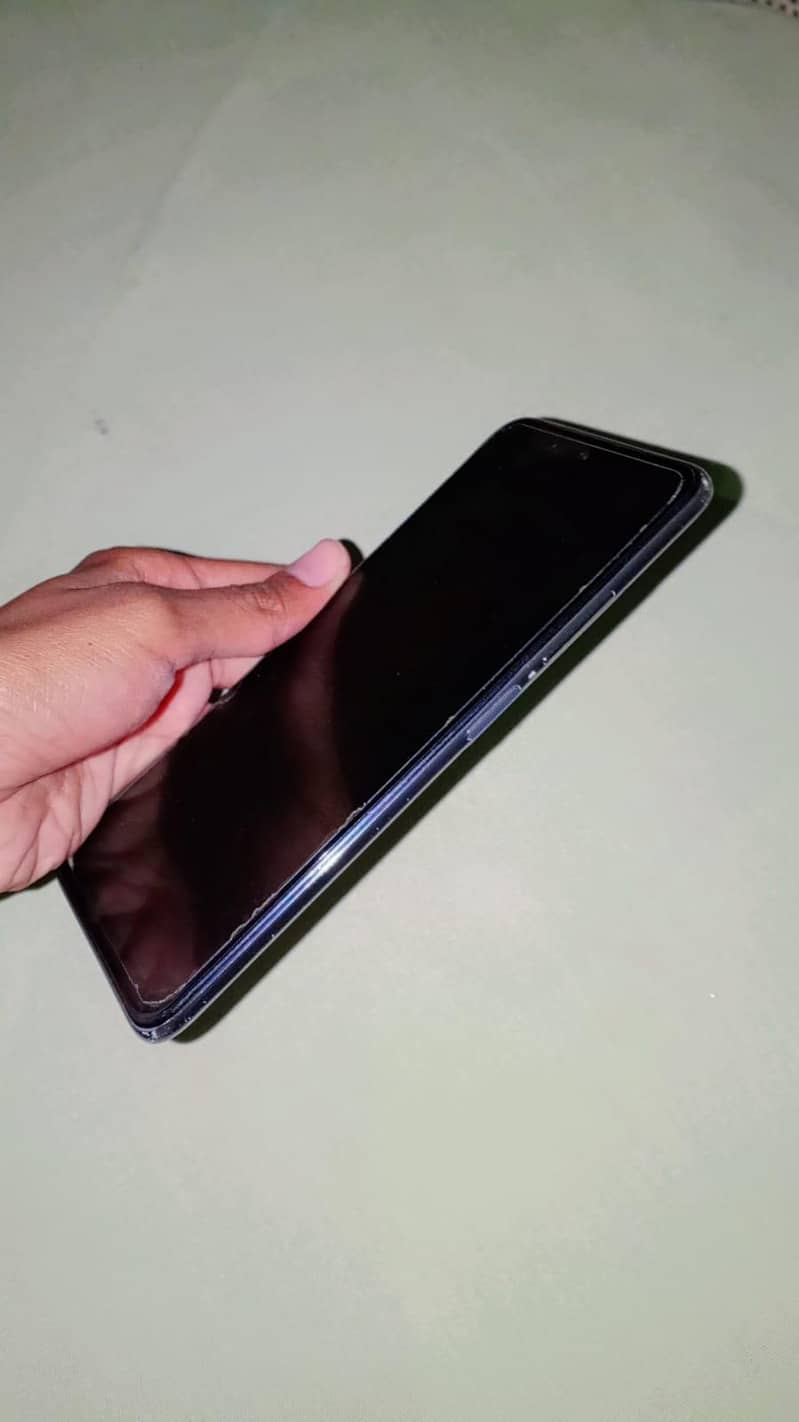 ʙᴏx ᴀɴᴅ ᴄʜᴀʀɢᴇʀ ᴀᴠᴀɪʟᴀʙʟᴇ 3