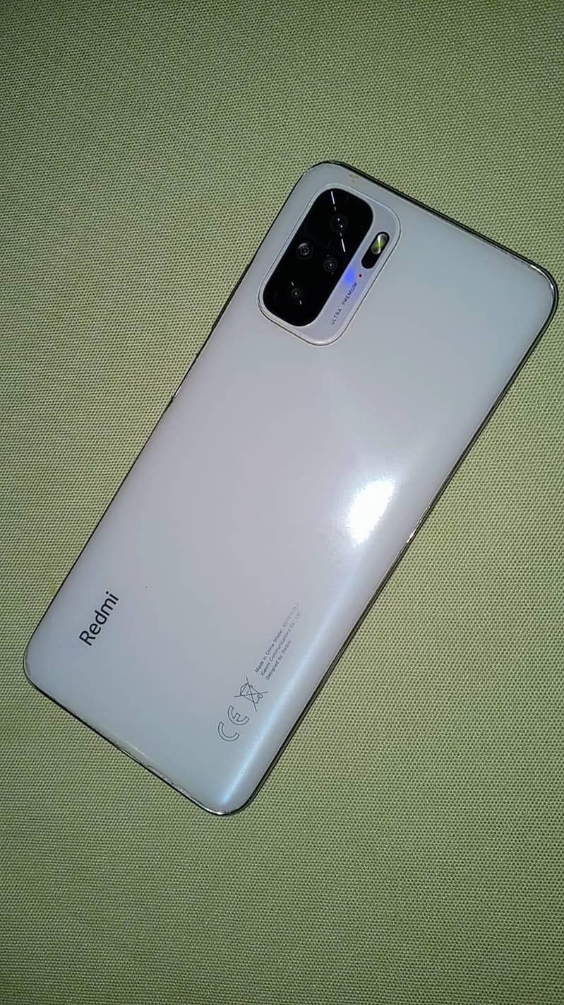 ʙᴏx ᴀɴᴅ ᴄʜᴀʀɢᴇʀ ᴀᴠᴀɪʟᴀʙʟᴇ 6