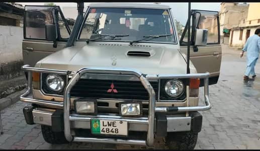 Mitsubishi pajero 1989