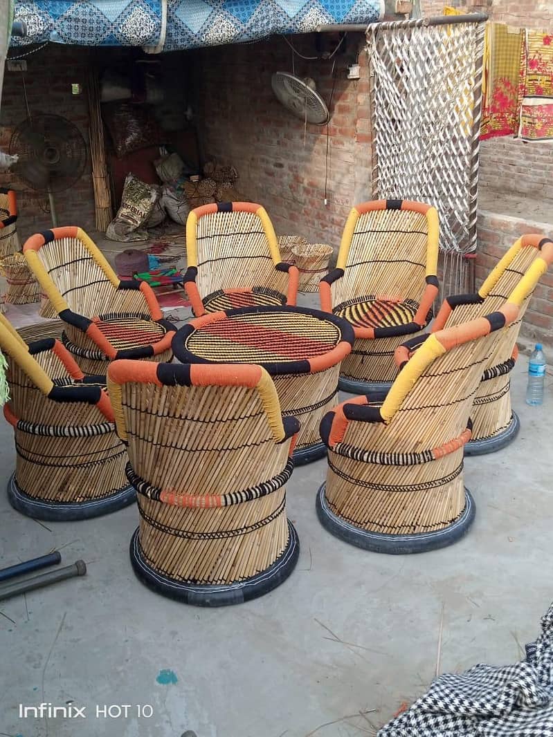 خوبصورت ہاتھ سے بنا ہوا مُڈّا چیئر سیٹ (4 چیئرز + 1 ٹیبل) 8