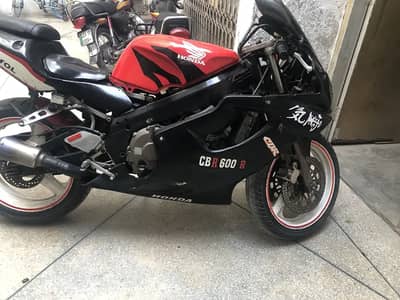 CBR cc 400 4 clander ha g urgent Sala