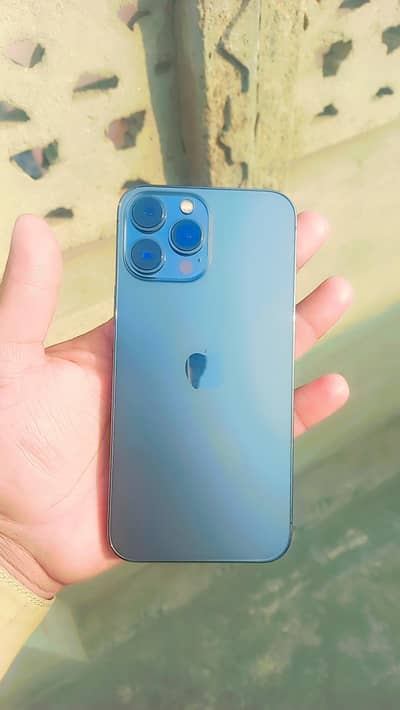 Iphone 13 pro max 512.3 month sim time avaliable 10/9  Good condition