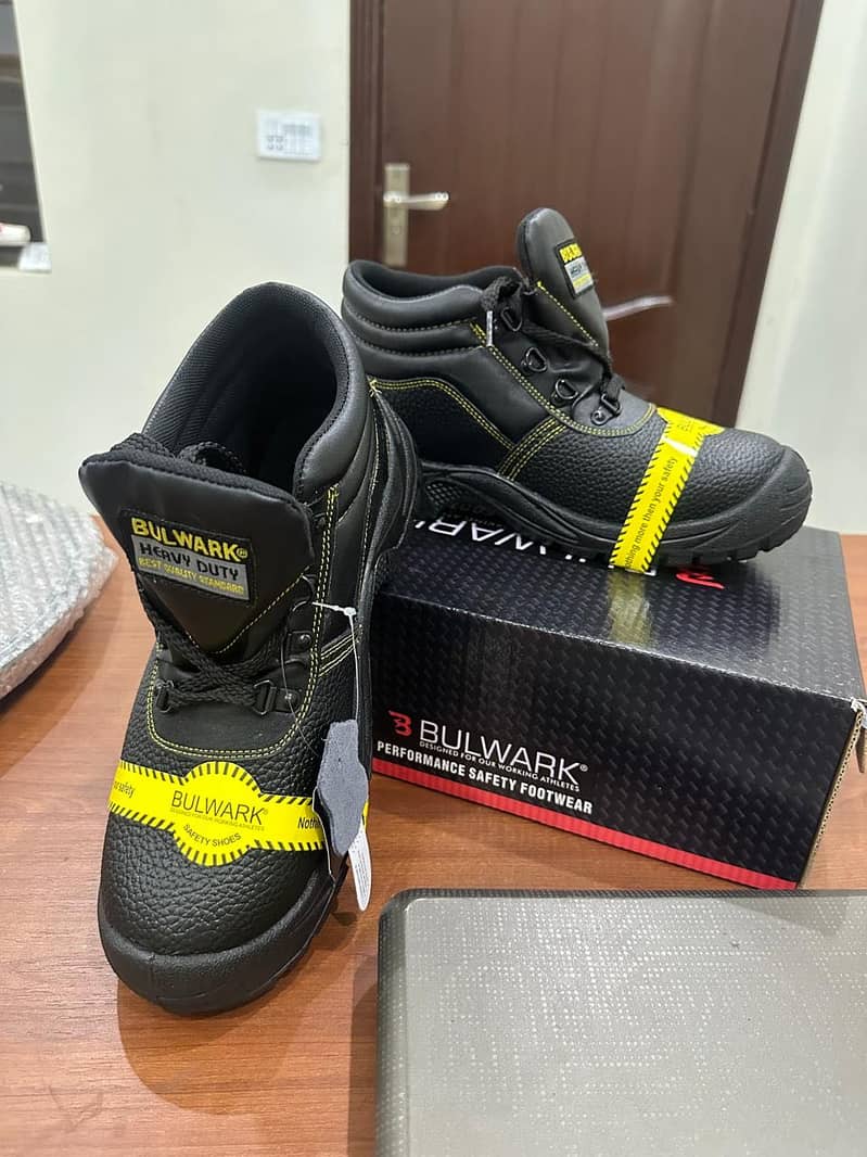 Safety Shoe 10