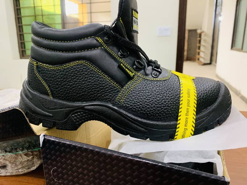 Safety Shoe 11