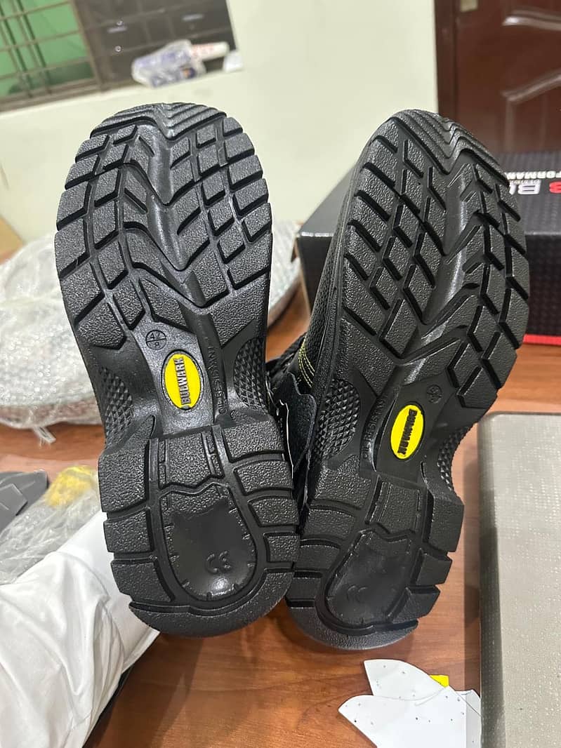 Safety Shoe 13