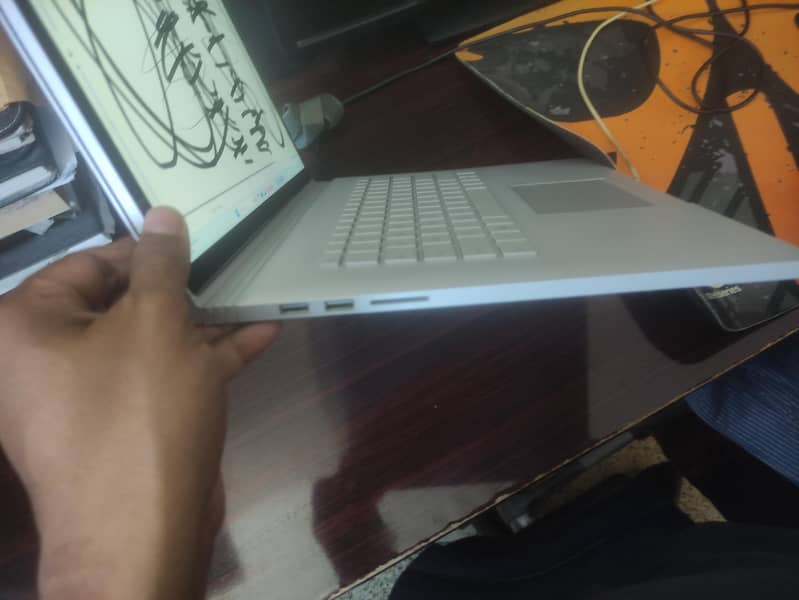 Microsoft surface book 2 6