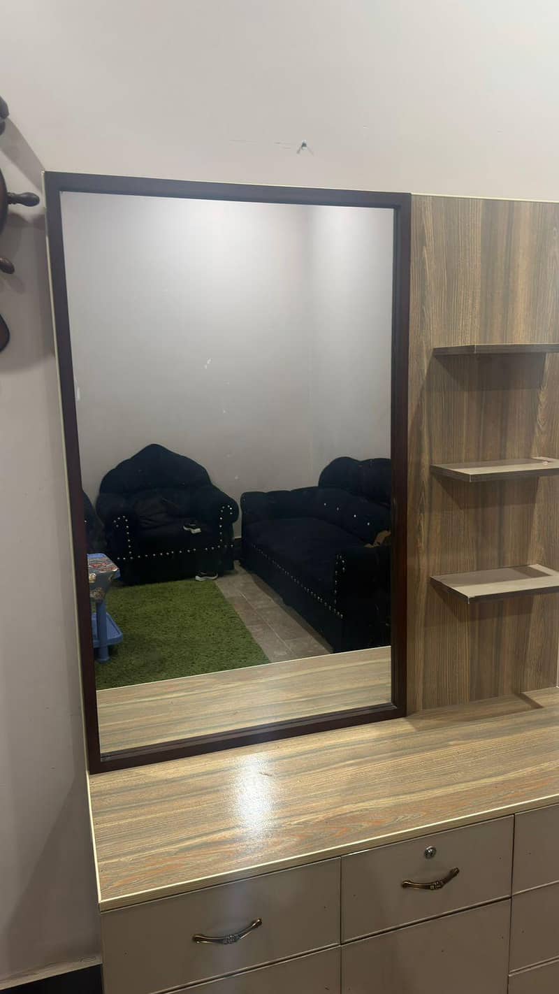 Dressing Table 2