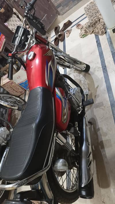 2022 modal hai but 2025 ki trhan hai 10/10