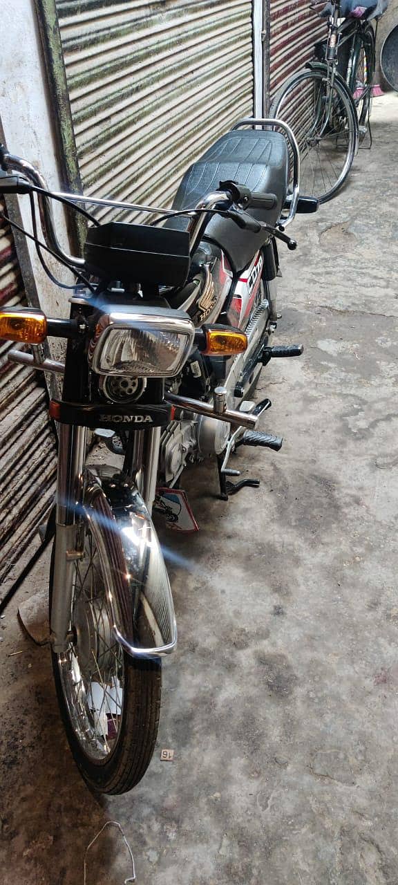 honda cd70 - Standard - 1109628400