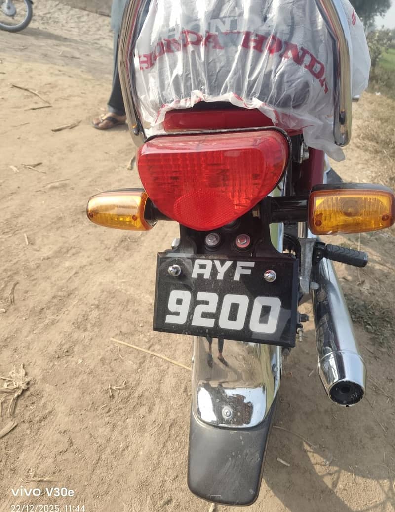 Honda CD-70 2024/25 3