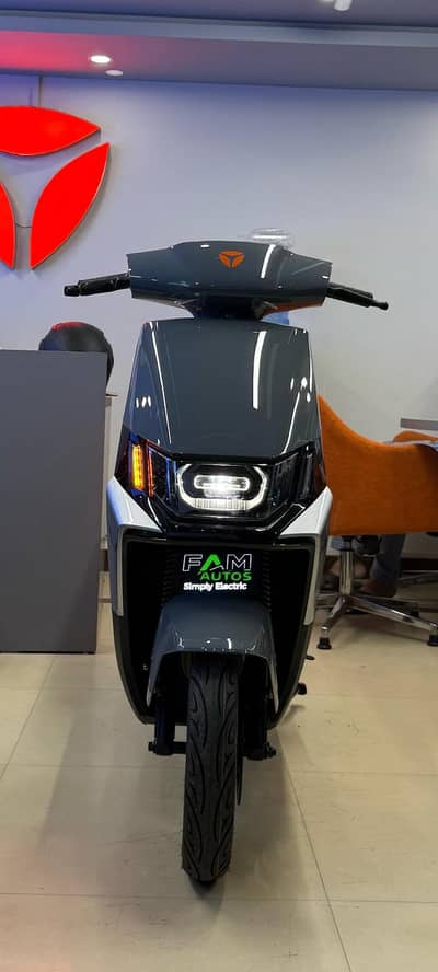 New Yadea Rubin Electric Scooty 2026 Model Better/Evee/Eveon/Ramza