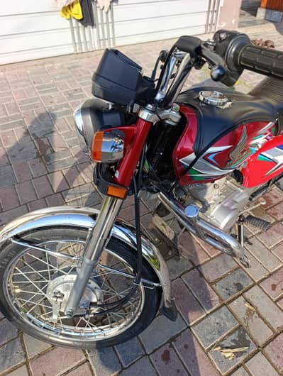 Honda 125 available at sial More  interchange .