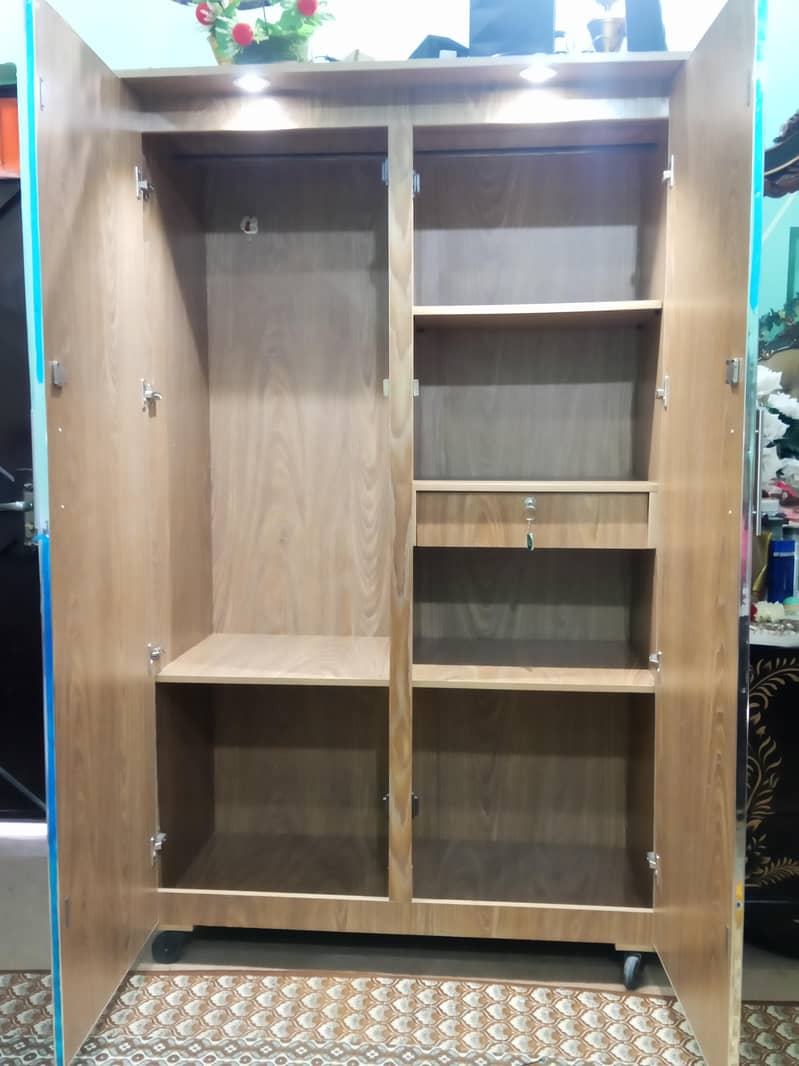 wardrobe/Almari 3