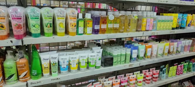 GOOD LOOKING GIRLS REQUIRED FOR SUPER MARTS