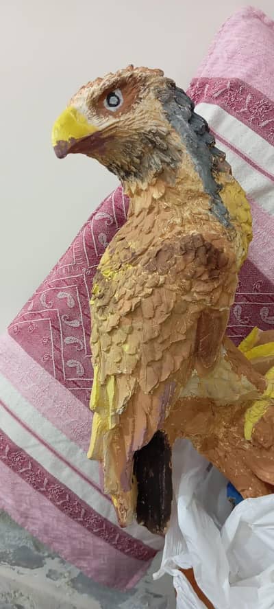 Elegant Eagle Décor Sculpture – Stylish Home & Office Decoration