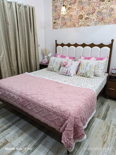 Queen Size only Bed for sale In gulberg 2 Lahore