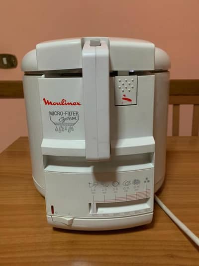 air fryer A04 Moulinex bianca, come nuova, micro-filter system.