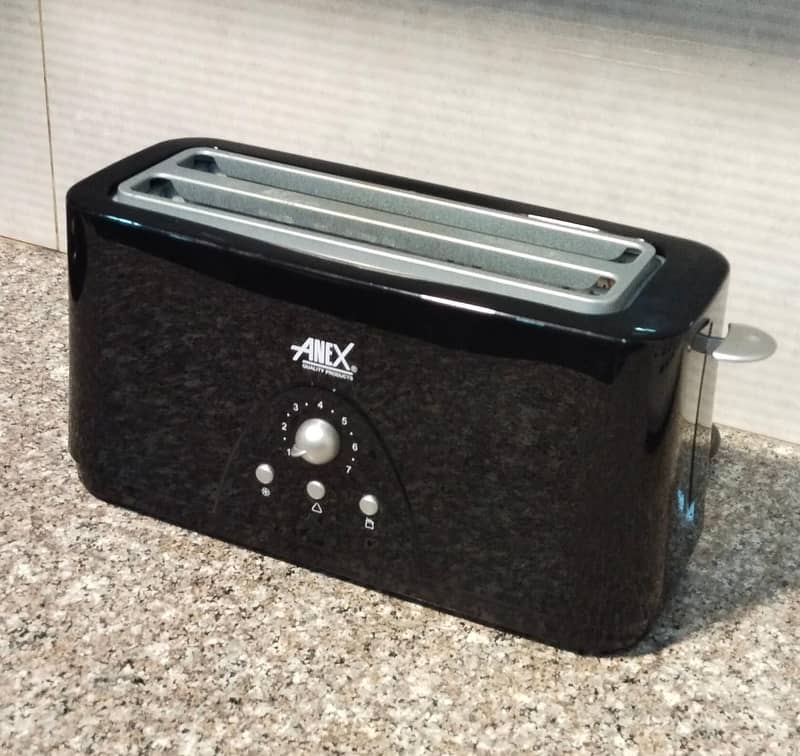 toaster just like new 0