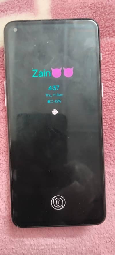 One plus Nord 2t 5g front fingers