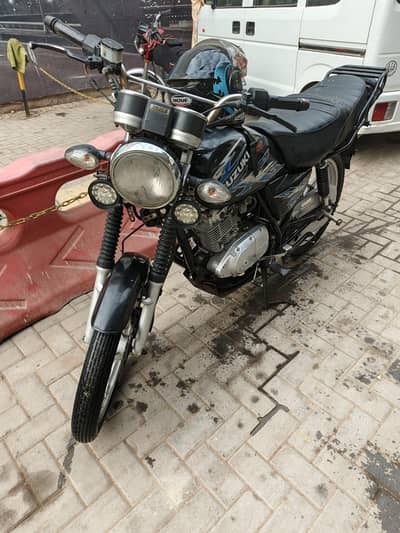 Suzuki GS 150 SE – Model 2022 (Excellent Condition)