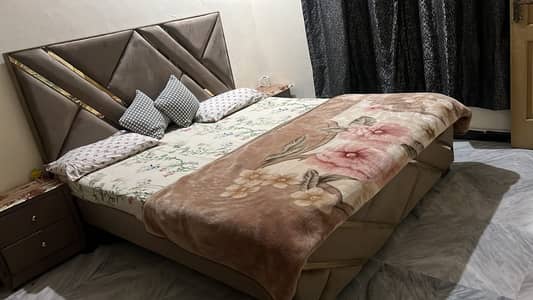 King Size Bed/Large Bed/Bedroom Furniture
