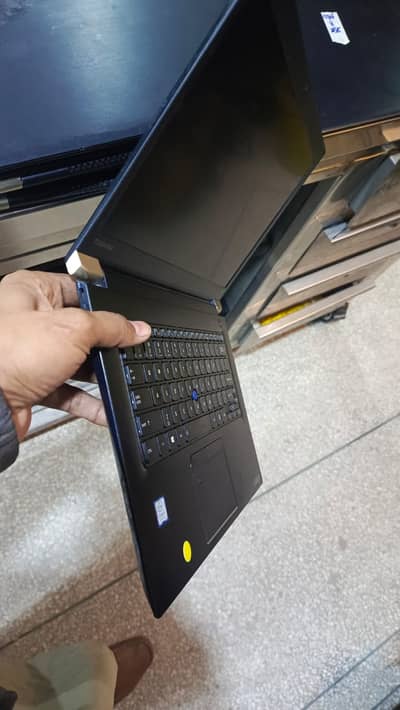 Toshiba z30e core i5 8th 8gb 256gb