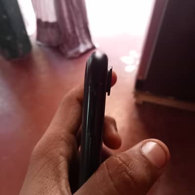 iPhone xR non PTA 10 by 10 condition