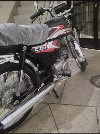 Honda Cd 70 2025 (Black) Registered in June 6 month